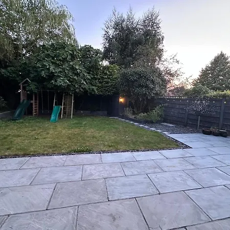 Villa Contemporary Detached House Short Train To London