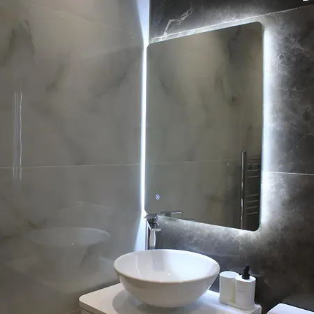 Relaxing Getaway & Stunning Views In 1 Bed Apartment *