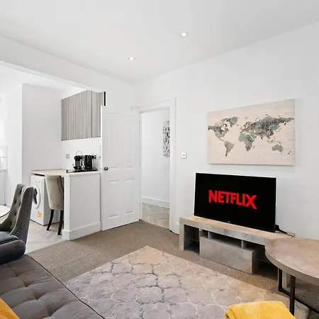 Canary Wharf - Contractors - 4 Bed アパート ロンドン