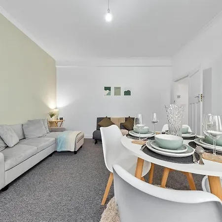 Retreat 2 Bed Beauty Apartment *