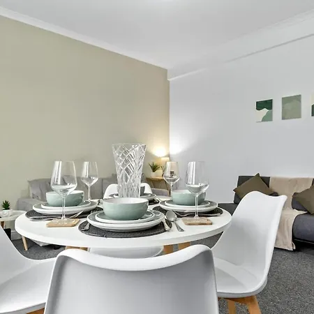 Retreat 2 Bed Beauty Apartment *