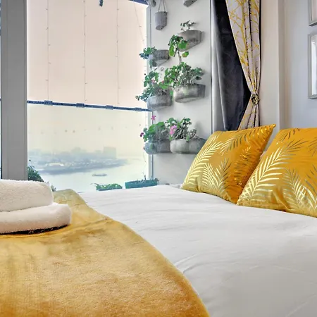 Trendy 3-bed, 2-bath - O2 Escape - Your Ideal Londres
