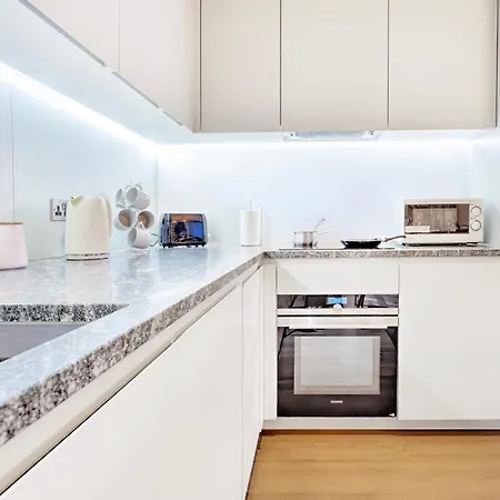 Trendy 3-bed, 2-bath - O2 Escape - Your Ideal Appartement