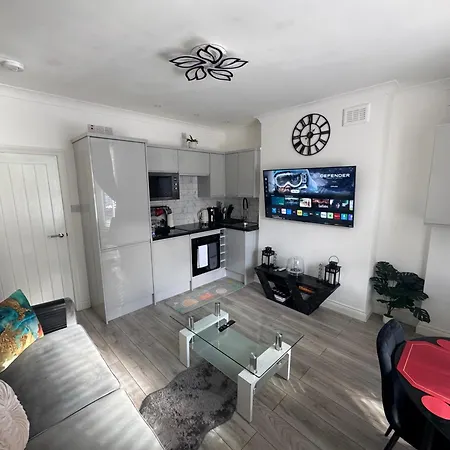 Apartment Cozy 2br-5guests-near Attractions-garden