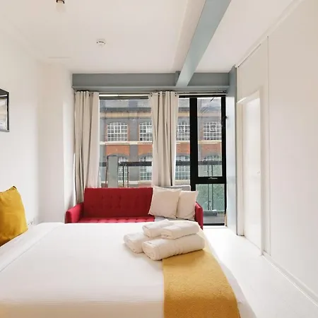 Modern 2-bed With Balcony In Stratford * London