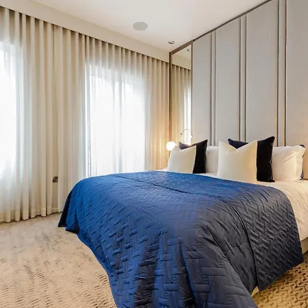 Holiday home Award Winning Interior Designed Luxurious Mews In Knightsbridge London