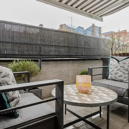 Holiday home Award Winning Interior Designed Luxurious Mews In Knightsbridge