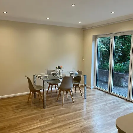 Villa Detached Luxury In London Woodford