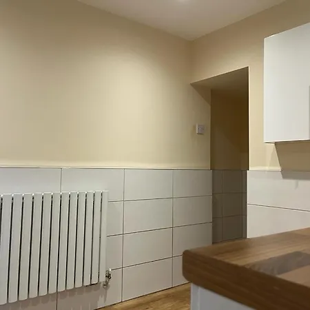 Detached Luxury In London * Woodford