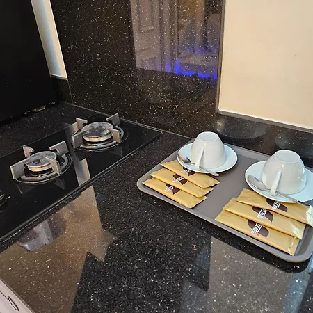 Apartment For 2guests-parking-garden-nearlondon-ac