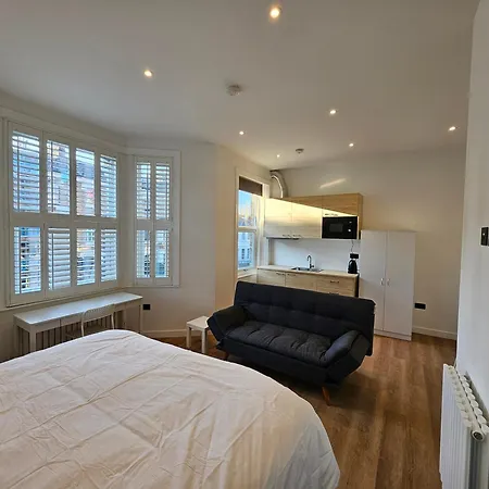 Starnest Shepherd's Bush Apartment