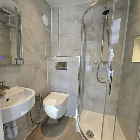 Starnest Shepherd's Bush Apartment