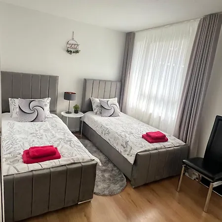 Spacious For Rent 10 Min From Tower Bridge Guest house *