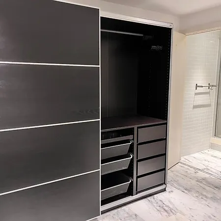 Deluxe Entire With 2x Bedrooms, 2x Bathrooms And A Big Living In The Olympic Park And Westfield At Stratford