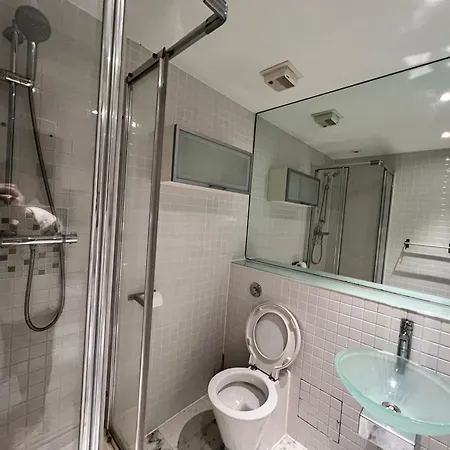 Aparthotel Deluxe Entire With 2x Bedrooms, 2x Bathrooms And A Big Living In The Olympic Park And Westfield At Stratford
