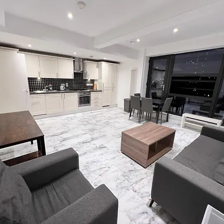 Aparthotel Deluxe Entire With 2x Bedrooms, 2x Bathrooms And A Big Living In The Olympic Park And Westfield At Stratford *