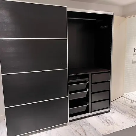 Deluxe Entire With 2x Bedrooms, 2x Bathrooms And A Big Living In The Olympic Park And Westfield At Stratford