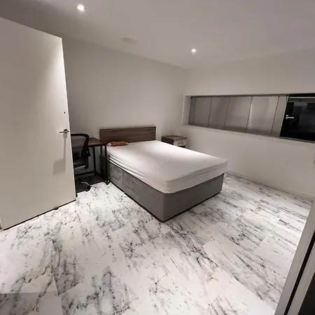 Aparthotel Deluxe Entire With 2x Bedrooms, 2x Bathrooms And A Big Living In The Olympic Park And Westfield At Stratford