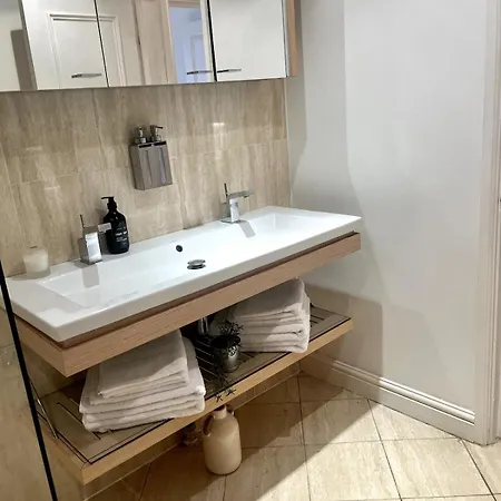 Cosy 1 Bdr In Notting Hill With Patio