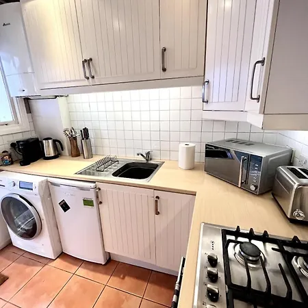 Cosy 1 Bdr In Notting Hill With Patio