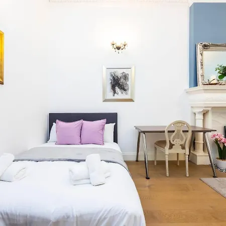 Holiday home Lovely 1 Bedroom West London