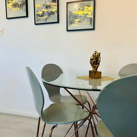 One Bedroom Flat In Chiswick W4 Apartment London