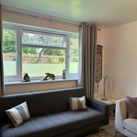 One Bedroom Flat In Chiswick W4 Apartamento Londres