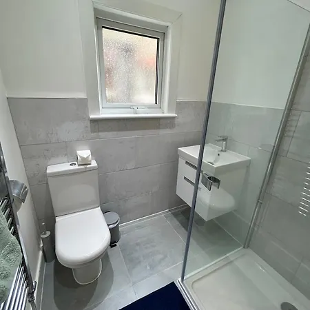 Apartment Spacious Battersea And London