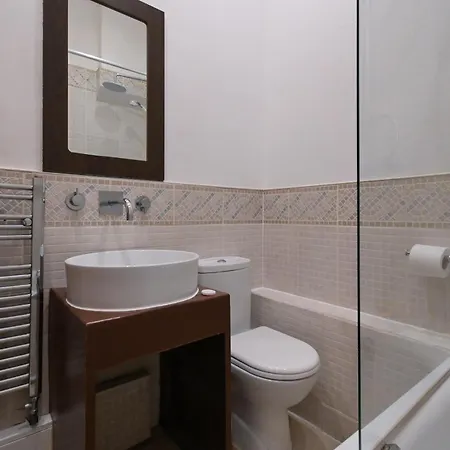 Queensway Hyde Park Flat By Dc *