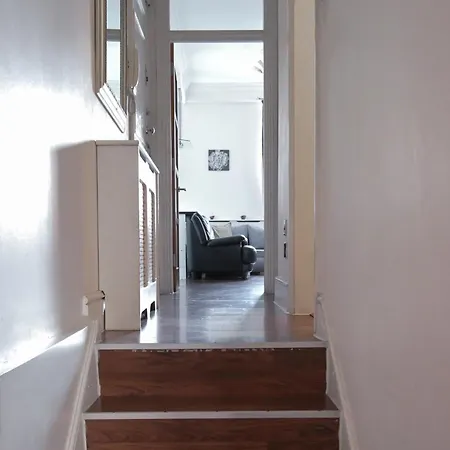 Queensway Hyde Park Flat By Dc * London