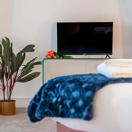 Welcome - Trafalgar Square Apartment
