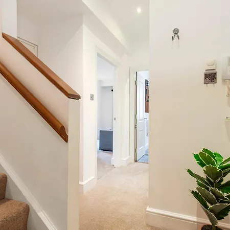 Welcome - Trafalgar Square Apartment London