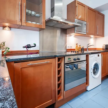 Welcome - Trafalgar Square Apartment