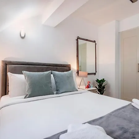Apartment Welcome - Trafalgar Square