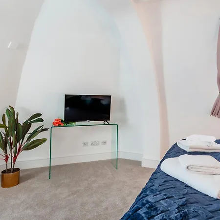 Welcome - Trafalgar Square Apartment *