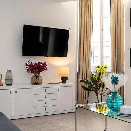 Apartment Welcome - Trafalgar Square London