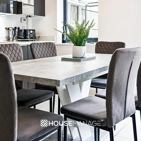度假居 Modern Beautiful 5 Bed -sleeps 13 - Free Parking 寇斯顿