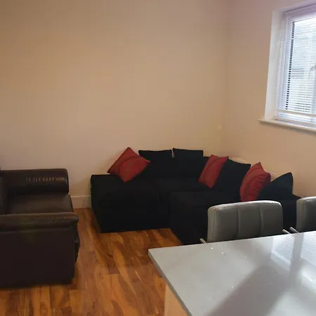 Chandos - 4 Bedroom House - 20 Mins To Centre Dom wakacyjny