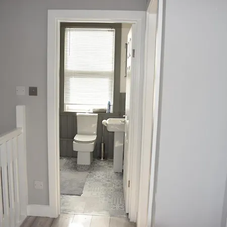 Dom wakacyjny Chandos - 4 Bedroom House - 20 Mins To Centre