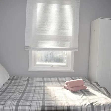 Dom wakacyjny Chandos - 4 Bedroom House - 20 Mins To Centre *