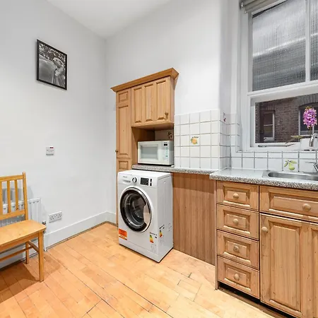 3 Bedroom Sloane Square Kings Road Chelsea Bm1 *