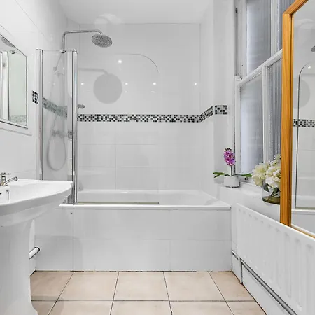 3 Bedroom Sloane Square Kings Road Chelsea Bm1 *