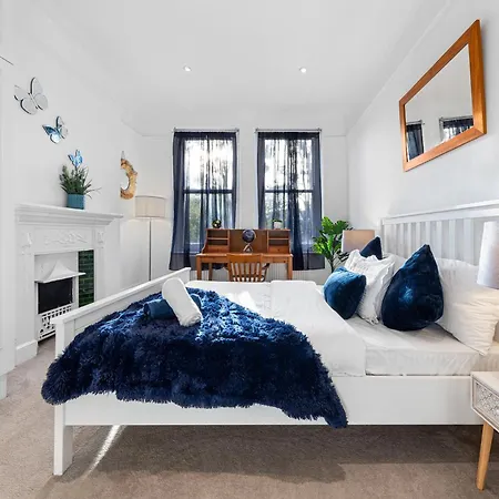 3 Bedroom Sloane Square Kings Road Chelsea Bm1 Apartment *