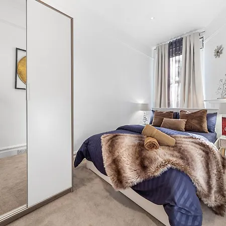 3 Bedroom Sloane Square Kings Road Chelsea Bm1 London