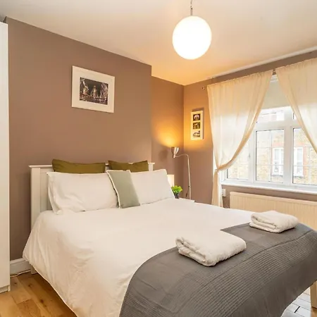 Location! 2 Bed/2bath - Pro Host Apartman London