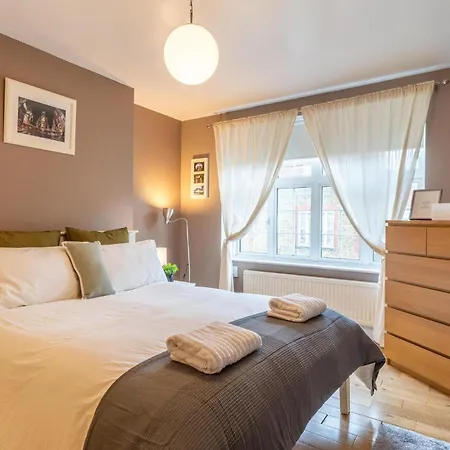 Location! 2 Bed/2bath - Pro Host *