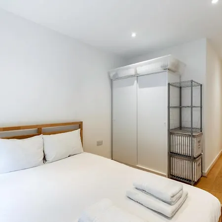 Appartement 2-bed 2-bath In Old Street *