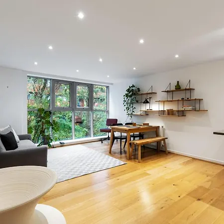2-bed 2-bath In Old Street Londen