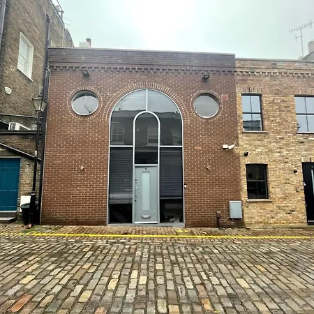 Modern Self-contained Ground And Basement