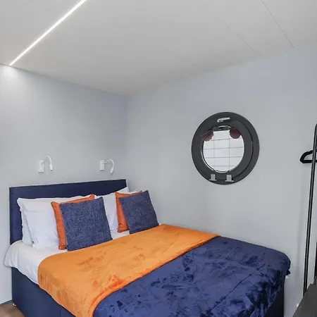 Botel Unique Water In - Sleeps 6